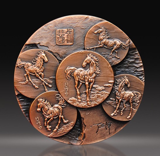 新世纪奔马大铜章受关注 市价悄然上涨